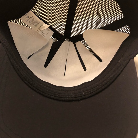 Lululemon Black Hat, NWOT, Size XS/S - Picture 3 of 4